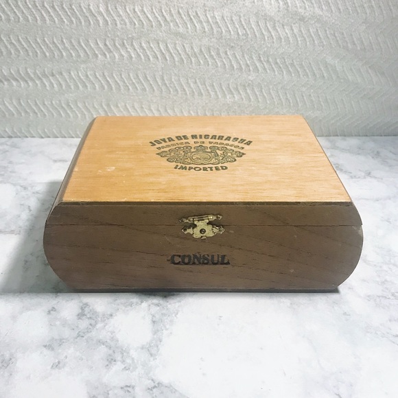 Vintage Handmade Nicaragua Cigar Wooden Box - Picture 7 of 7
